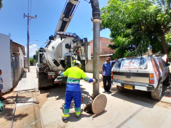 Aqualia realiza labores de mantenimiento en redes de alcantarillado de Riohacha